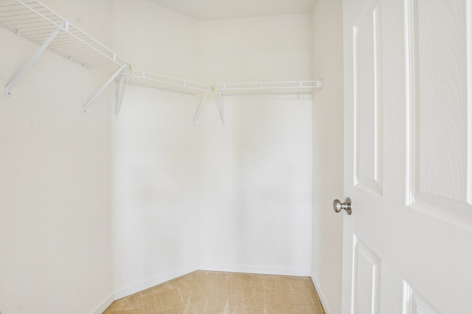 586 WEXFORD Drive