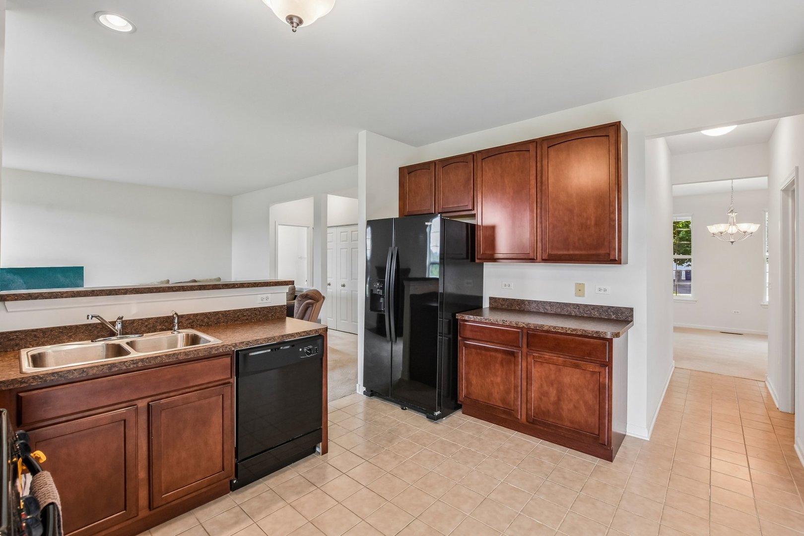 586 WEXFORD Drive