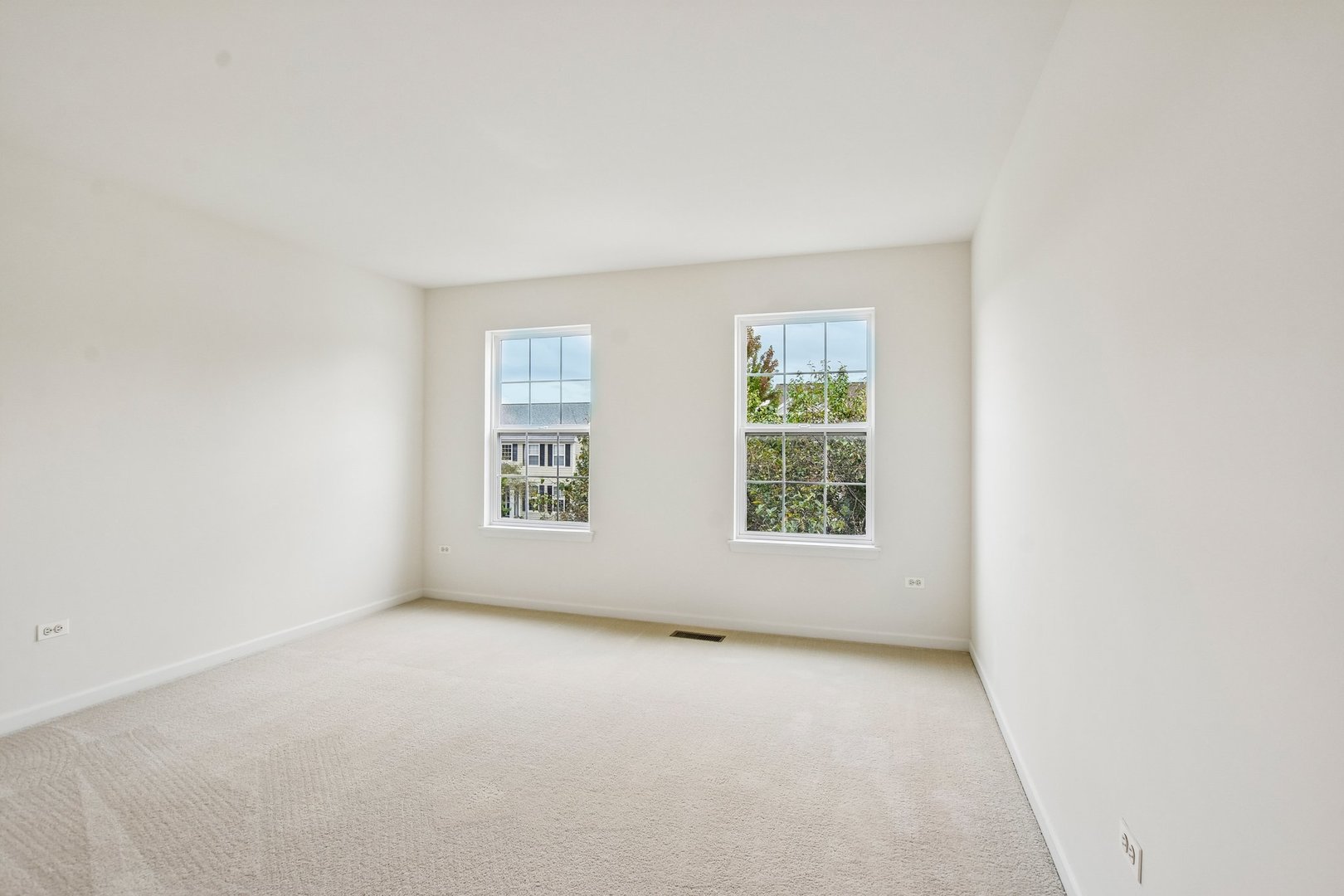 586 WEXFORD Drive