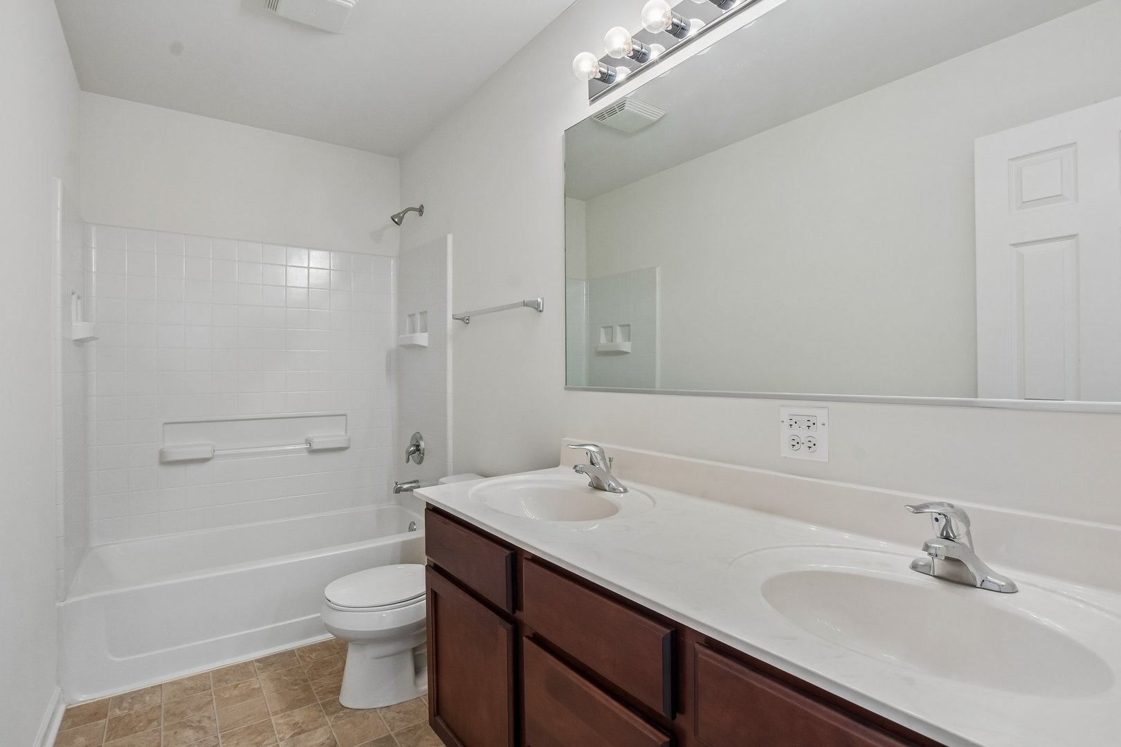 586 WEXFORD Drive