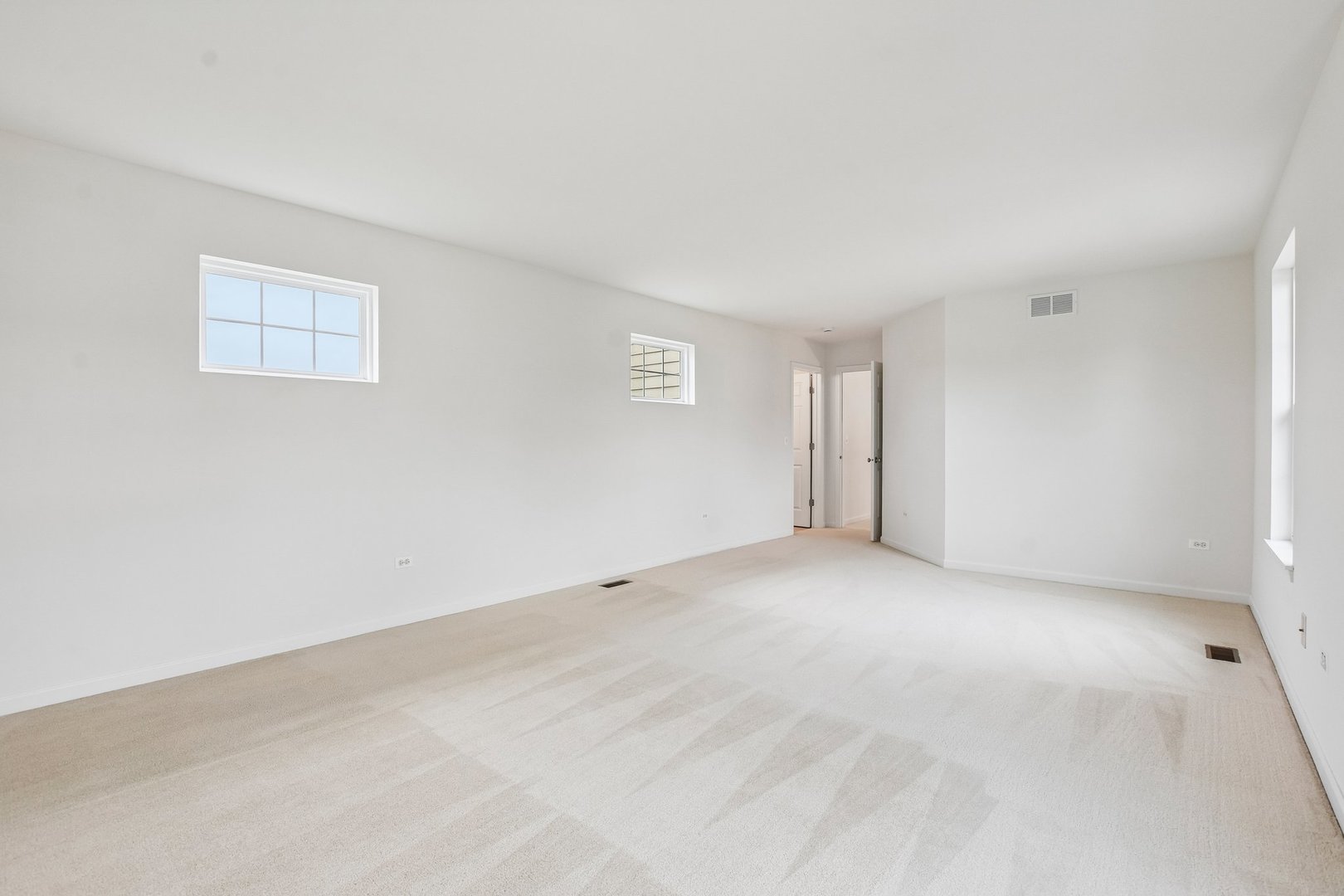 586 WEXFORD Drive