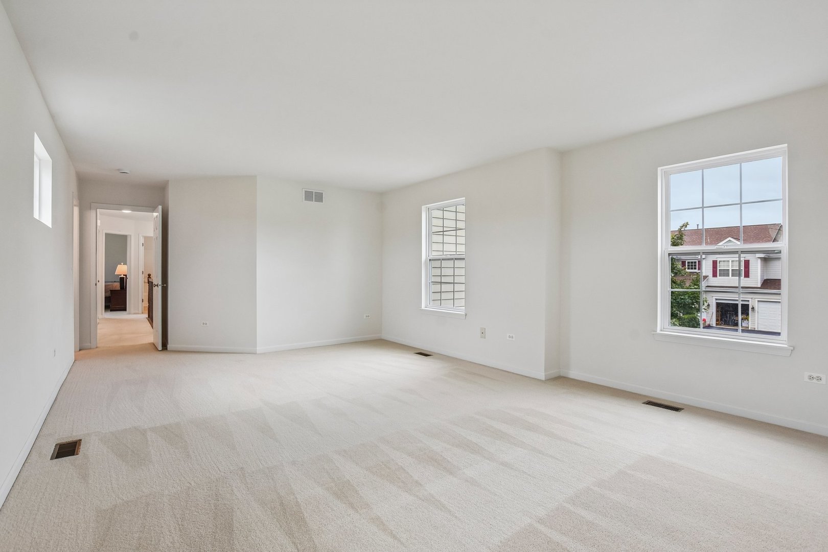 586 WEXFORD Drive
