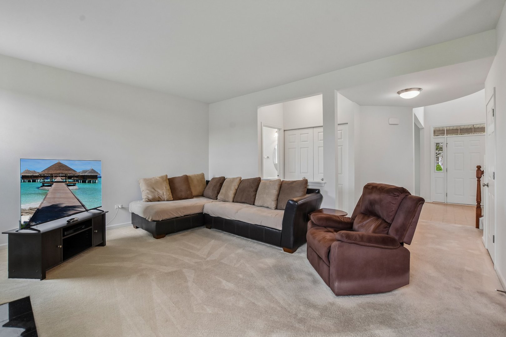 586 WEXFORD Drive