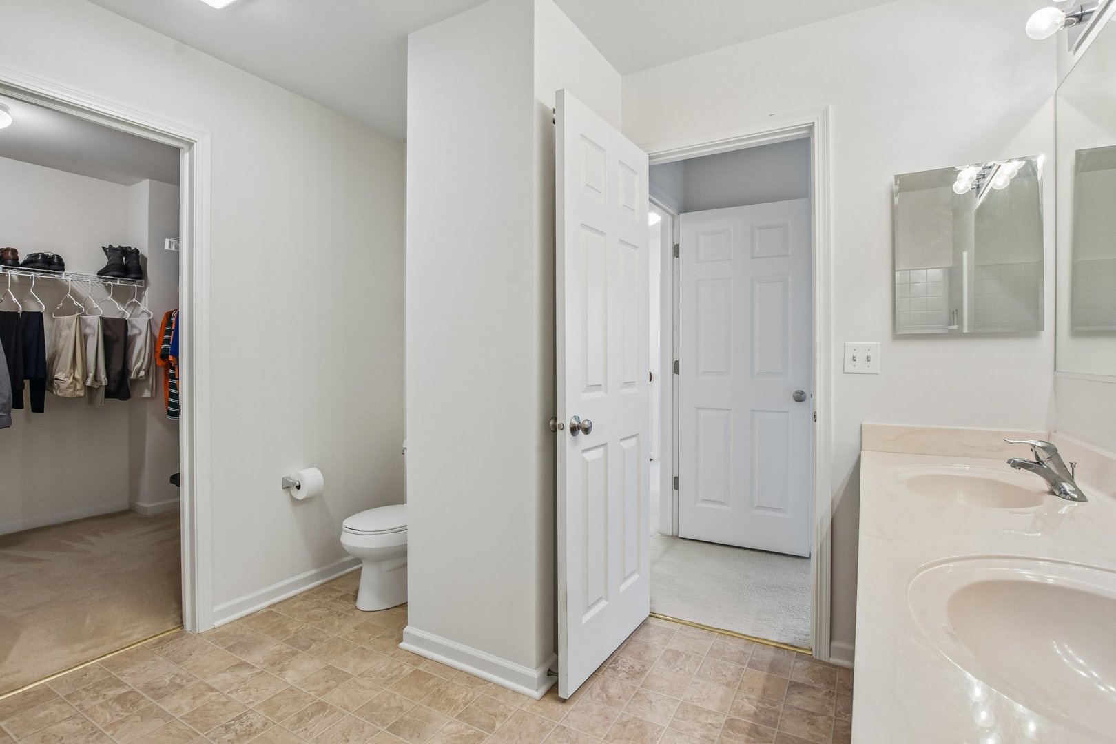 586 WEXFORD Drive
