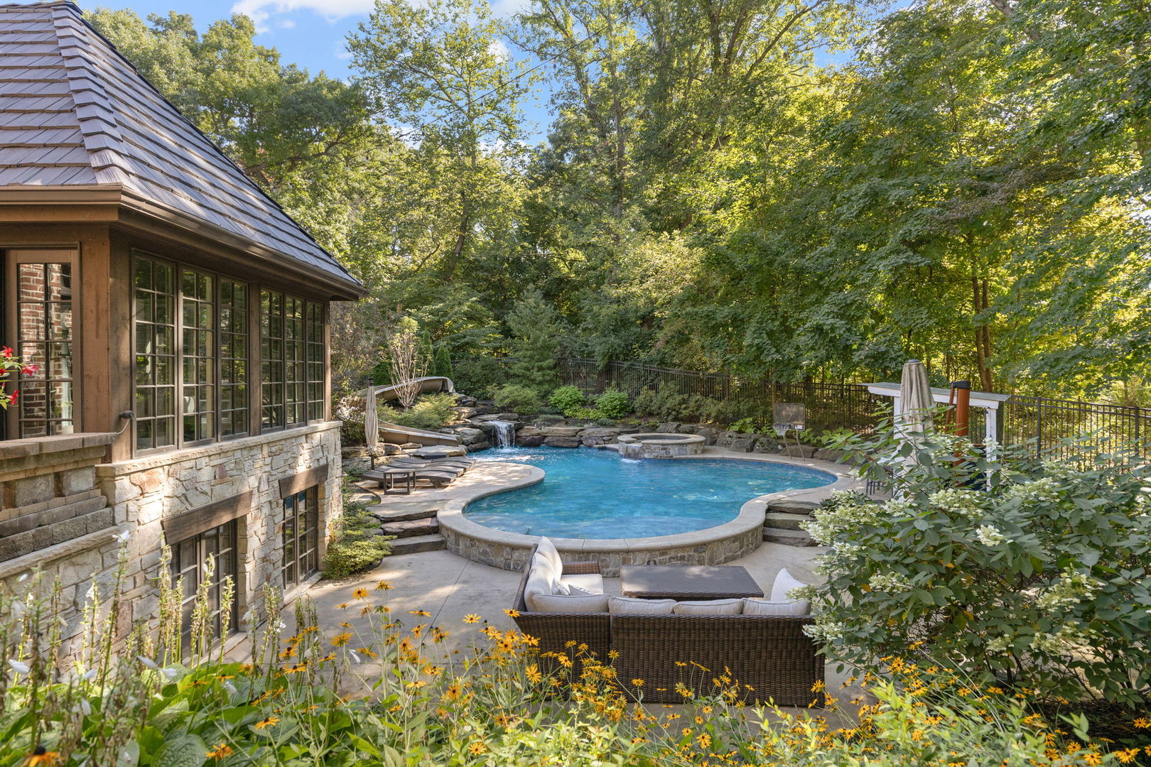 2901 Glenbriar Drive