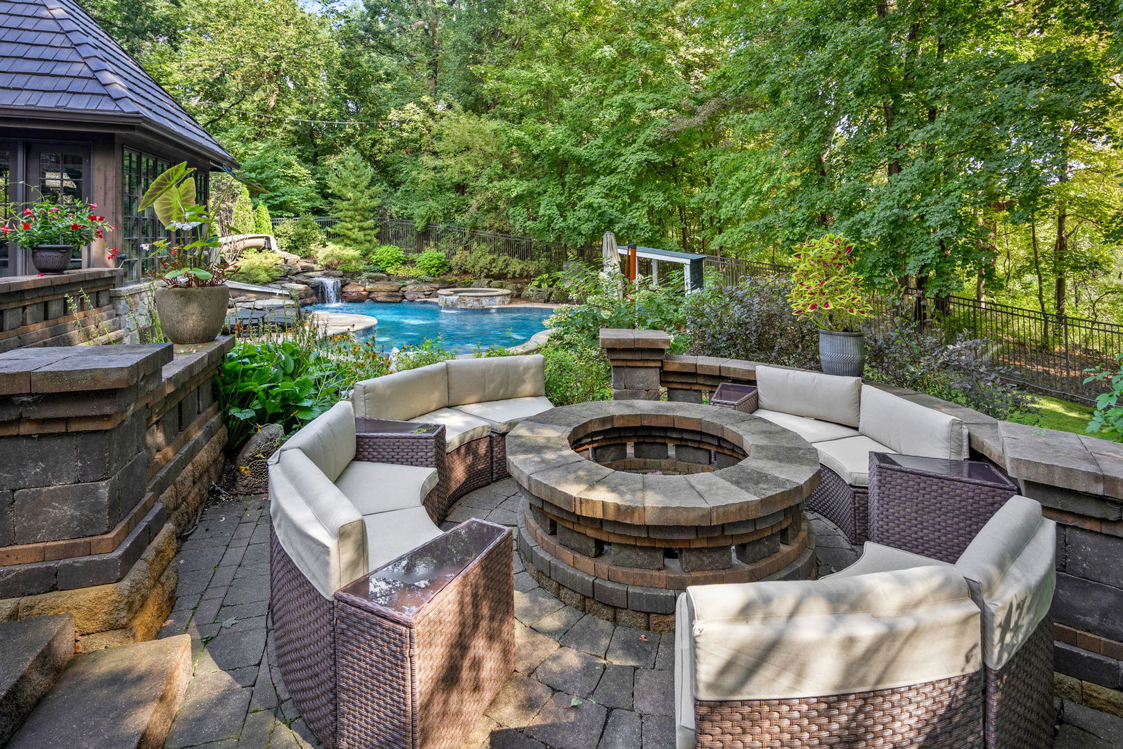 2901 Glenbriar Drive
