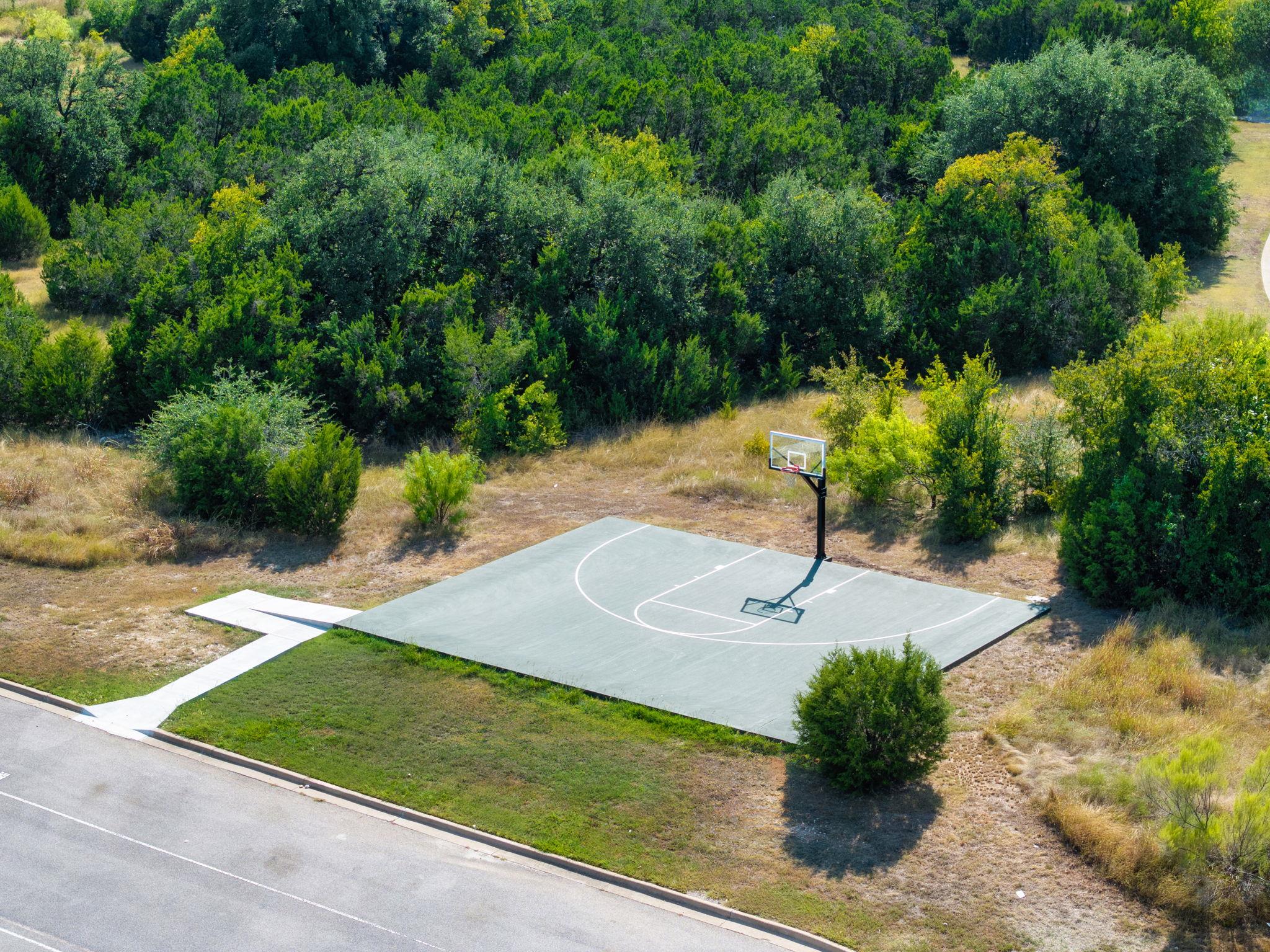 1042 Lost Pines LN