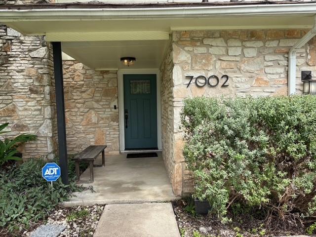 7002 Crystalbrook DR