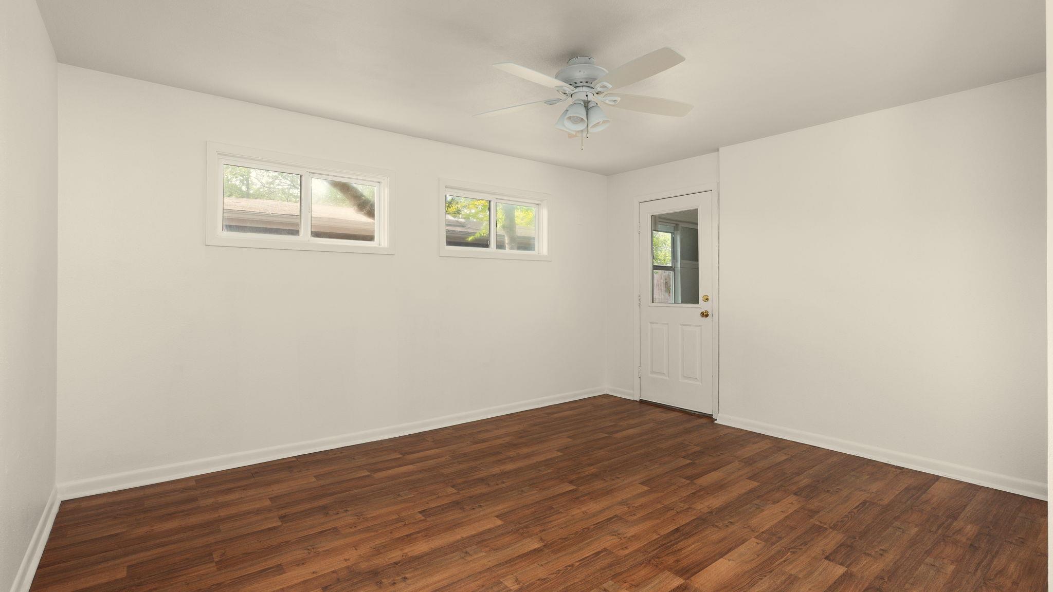 206 E Skyview RD