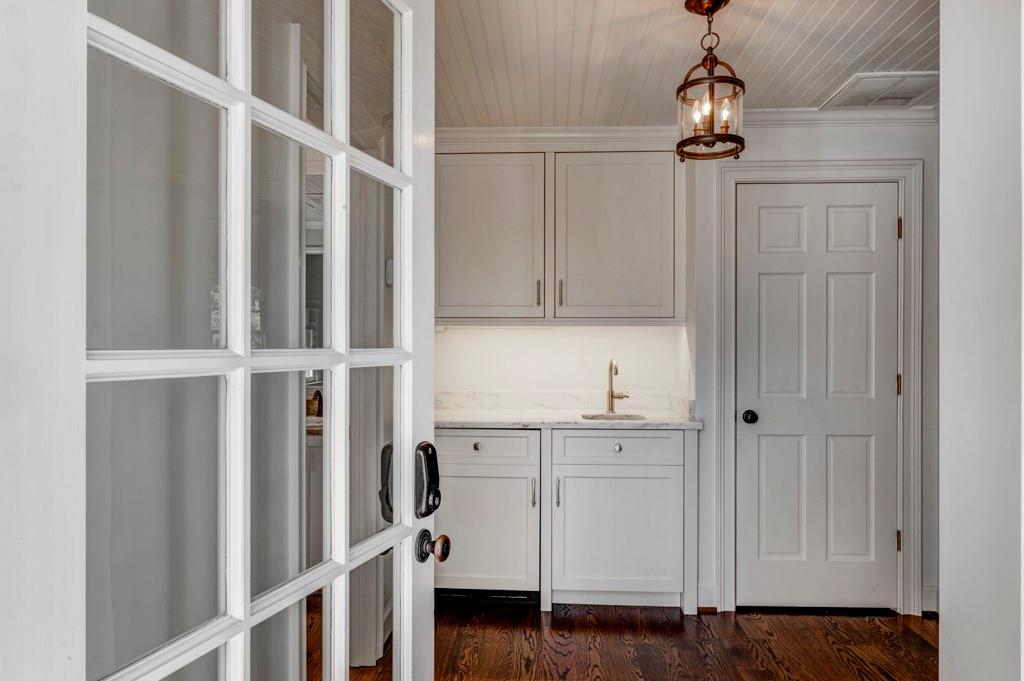 1061 Stovall Boulevard NE