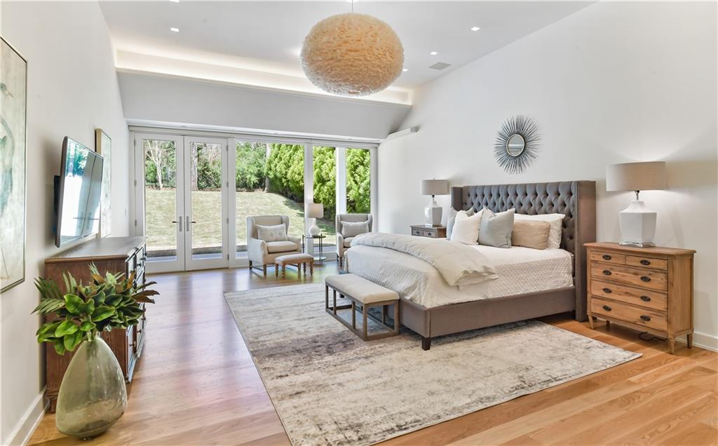 106 Interlochen Drive NE