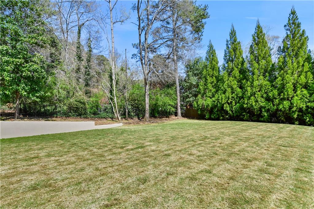 106 Interlochen Drive NE