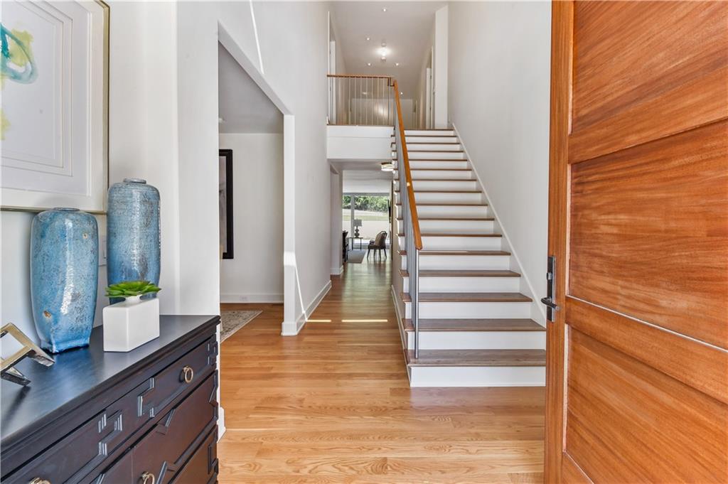 106 Interlochen Drive NE