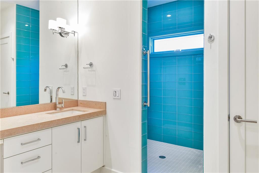 106 Interlochen Drive NE