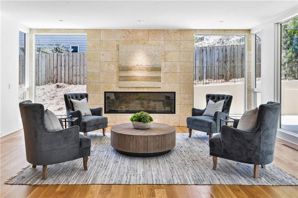 106 Interlochen Drive NE