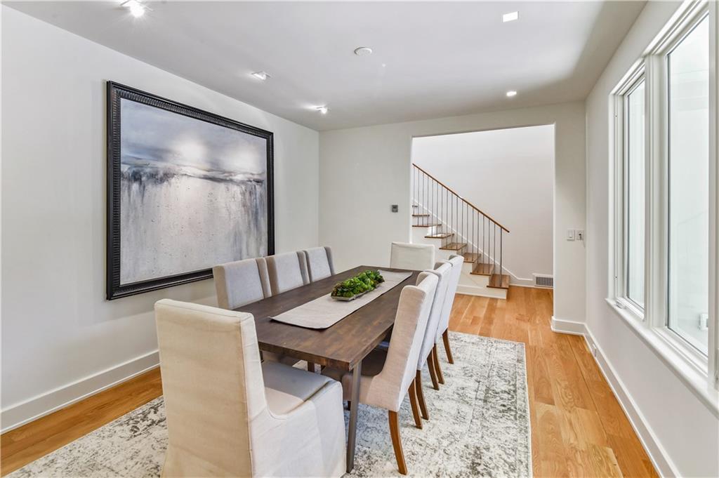 106 Interlochen Drive NE