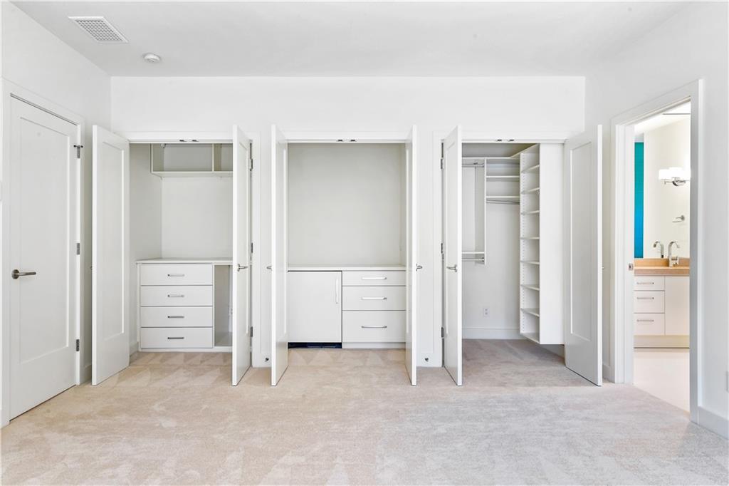 106 Interlochen Drive NE