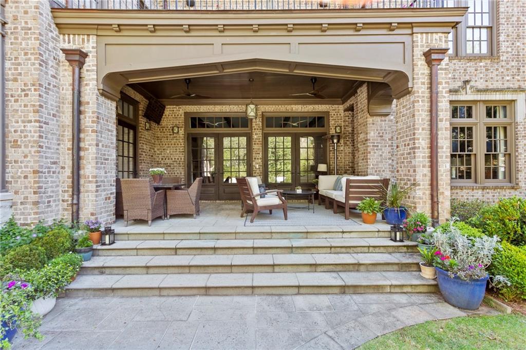 4262 E Brookhaven Drive NE