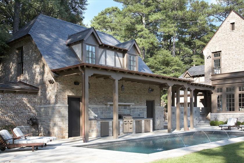 4262 E Brookhaven Drive NE