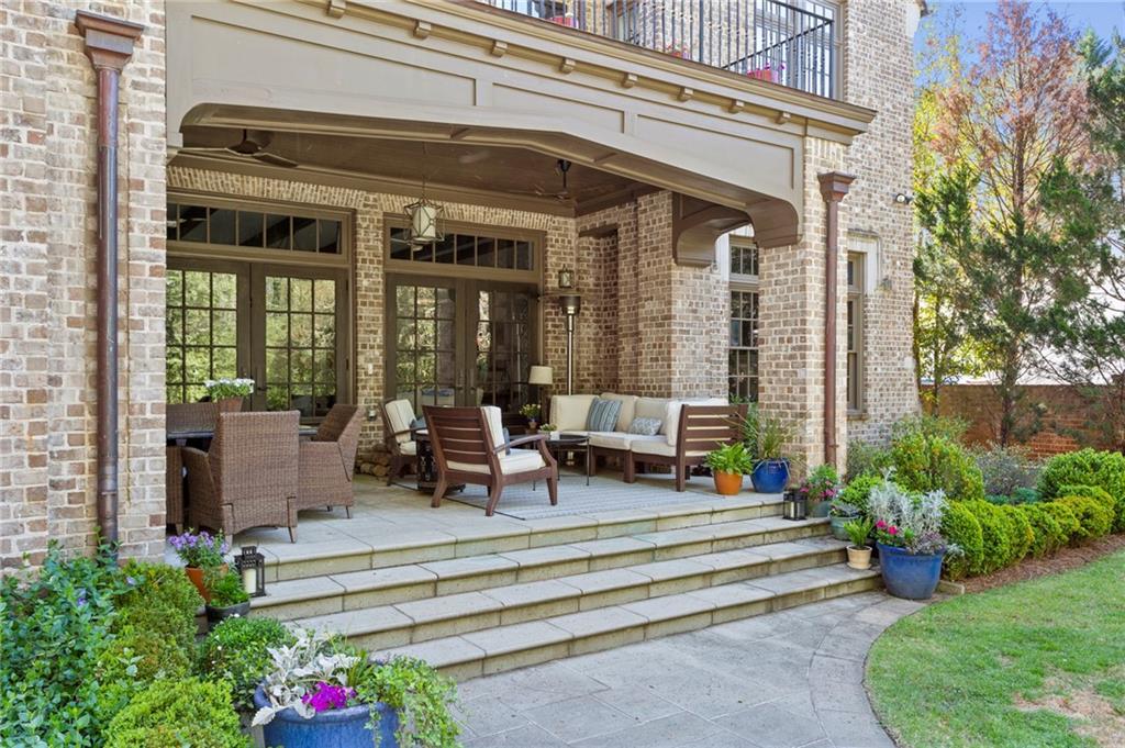 4262 E Brookhaven Drive NE