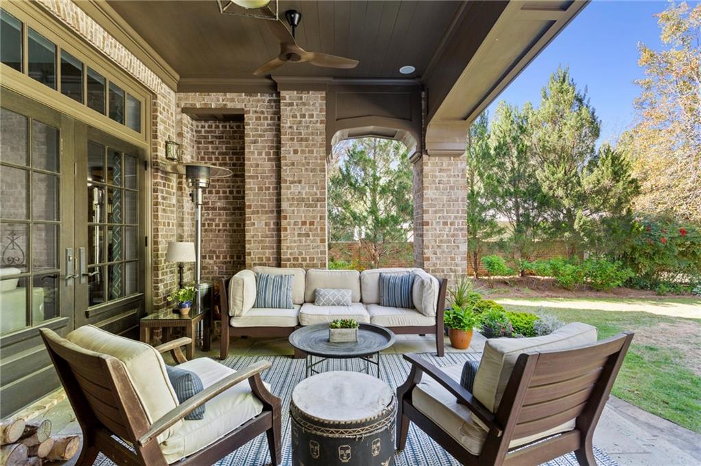 4262 E Brookhaven Drive NE