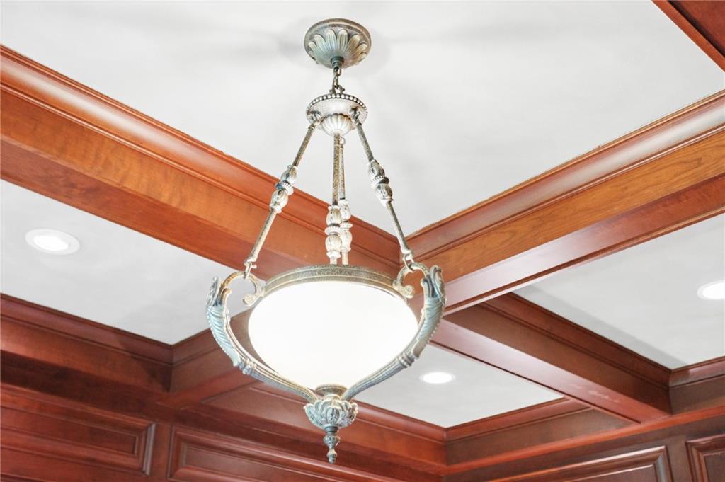 1193 Bellaire Drive NE