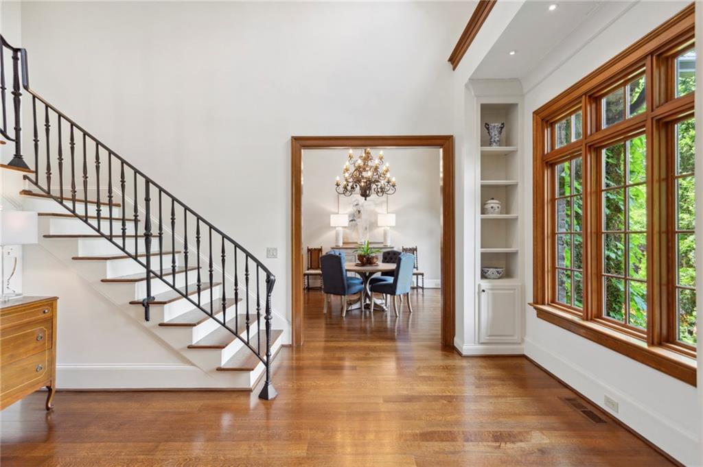 1193 Bellaire Drive NE