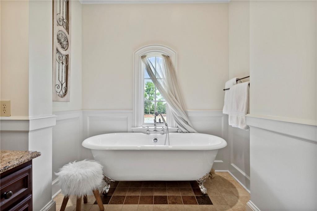 1193 Bellaire Drive NE