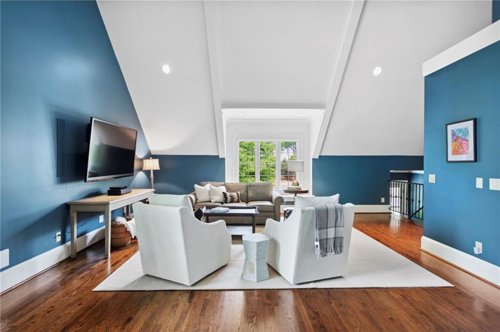 1193 Bellaire Drive NE