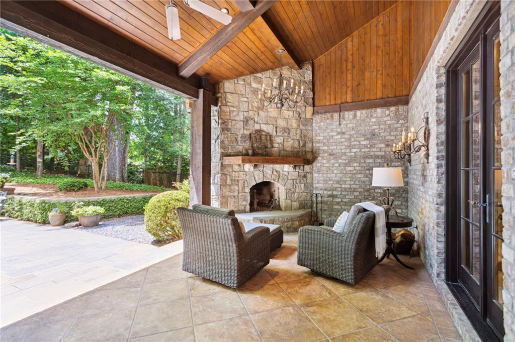 1193 Bellaire Drive NE