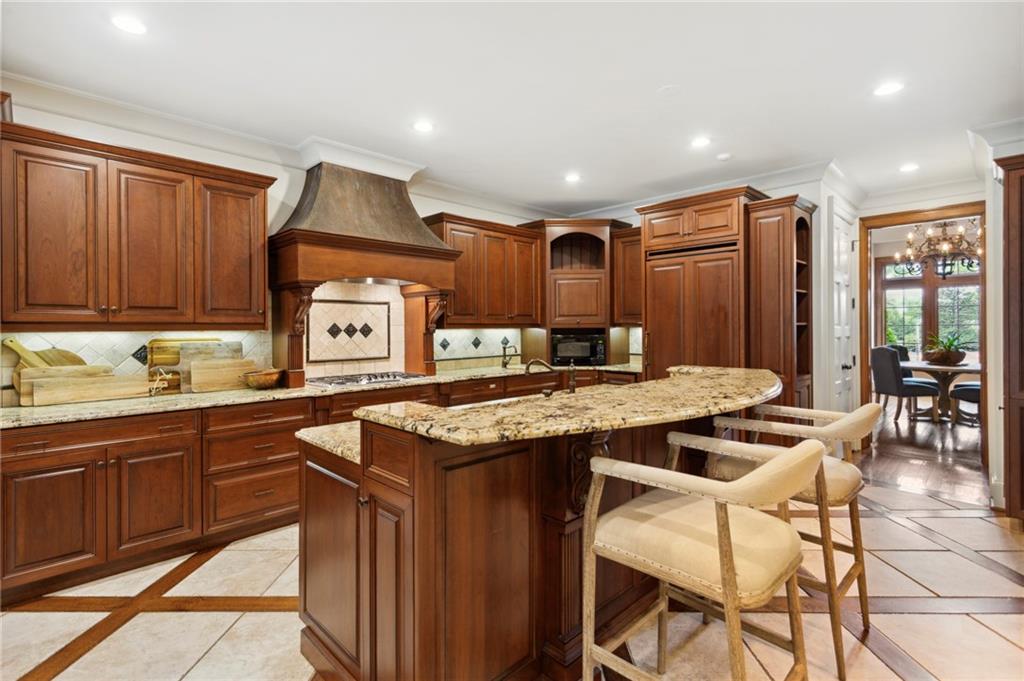 1193 Bellaire Drive NE