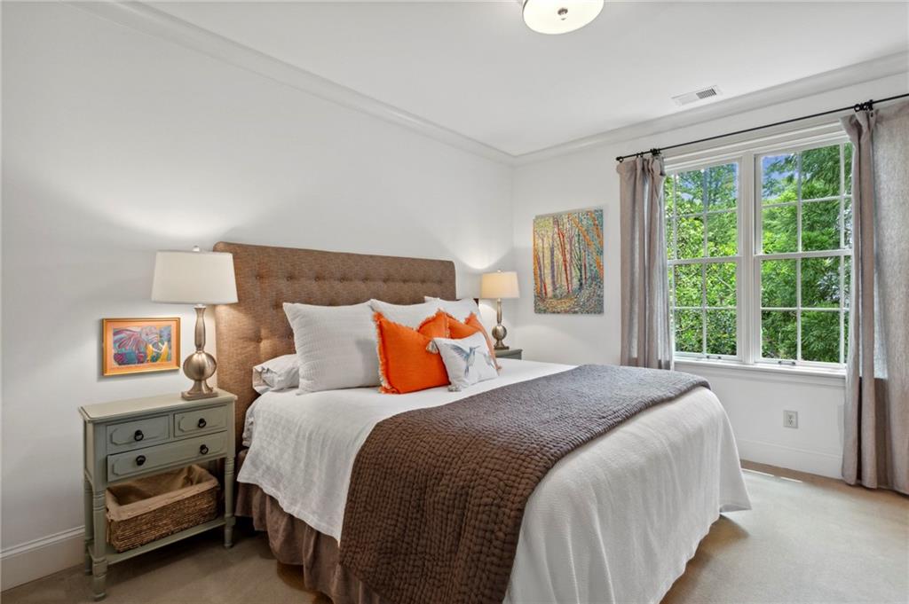 1193 Bellaire Drive NE