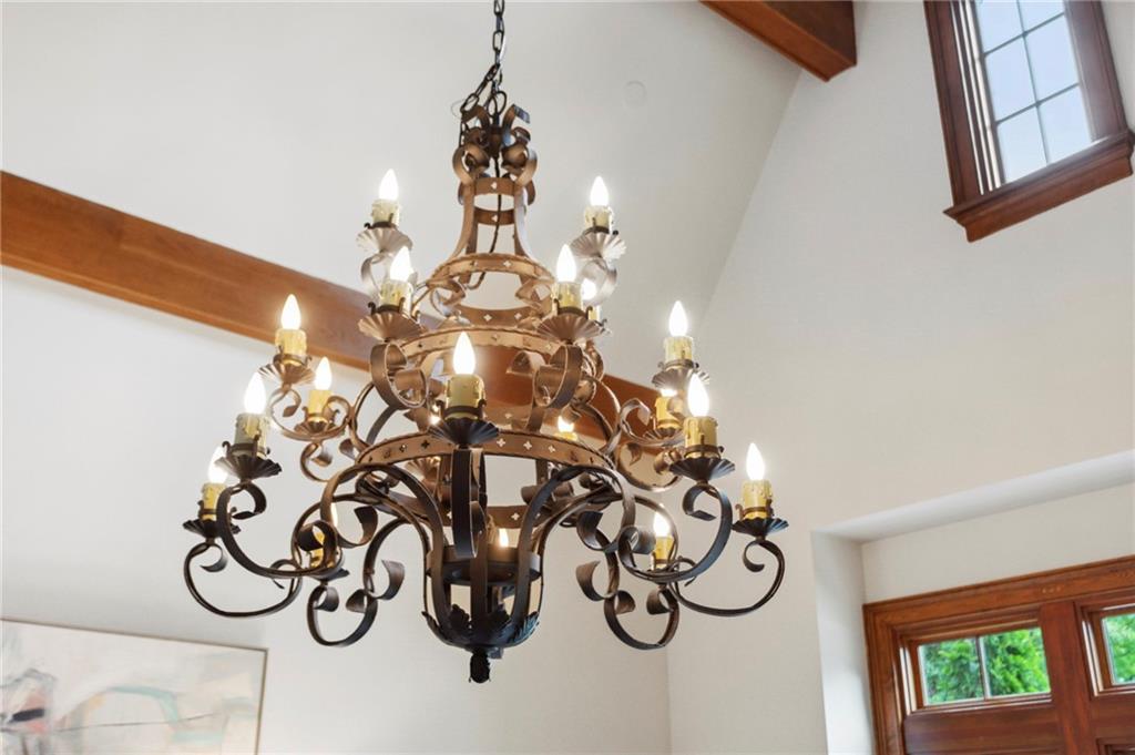 1193 Bellaire Drive NE