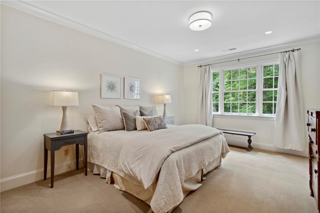 1193 Bellaire Drive NE