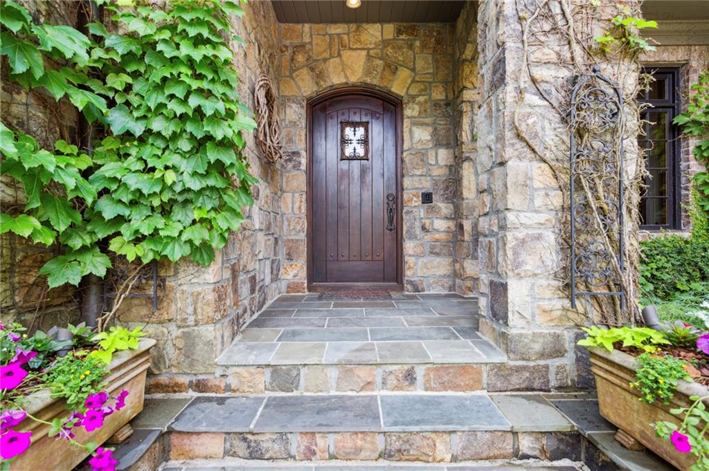 1193 Bellaire Drive NE