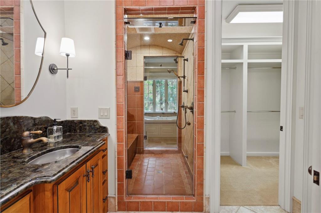 1193 Bellaire Drive NE