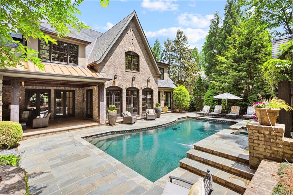 1193 Bellaire Drive NE