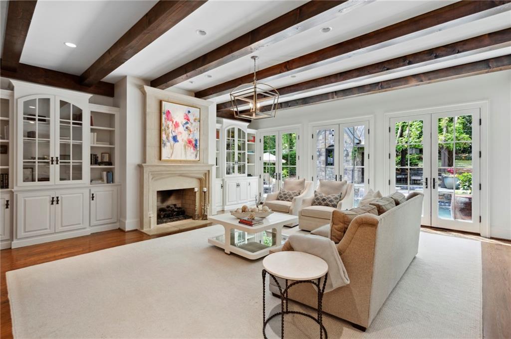 1193 Bellaire Drive NE