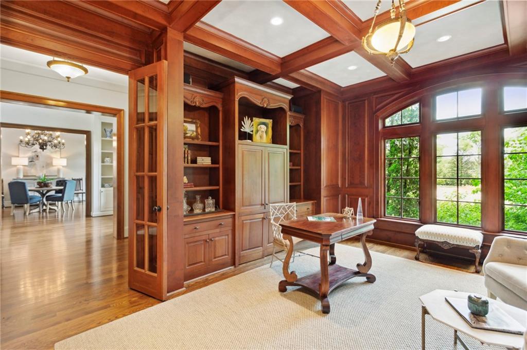 1193 Bellaire Drive NE