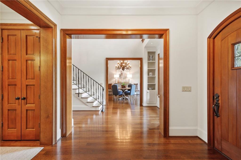 1193 Bellaire Drive NE