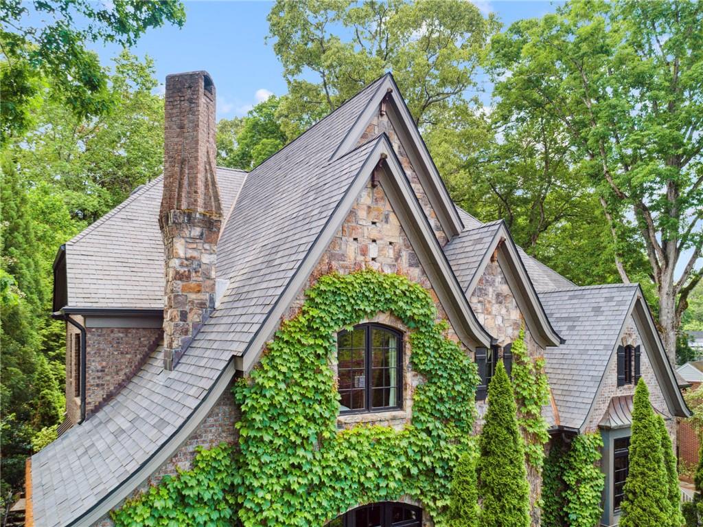 1193 Bellaire Drive NE