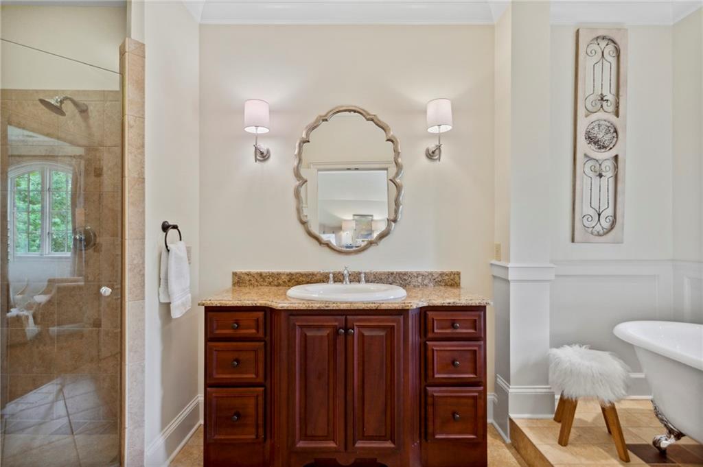 1193 Bellaire Drive NE