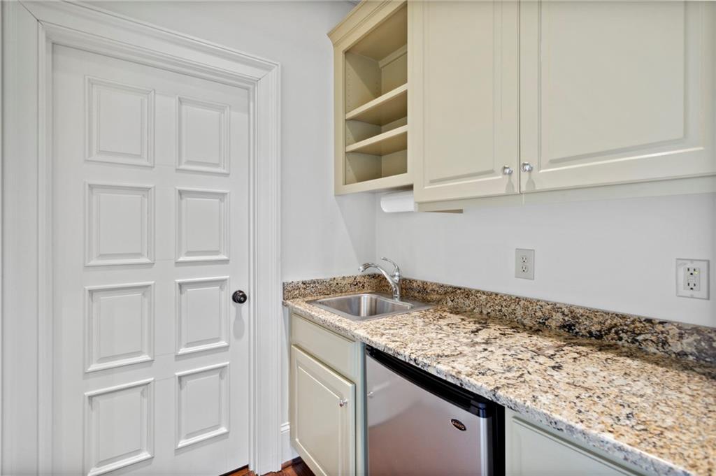 1193 Bellaire Drive NE