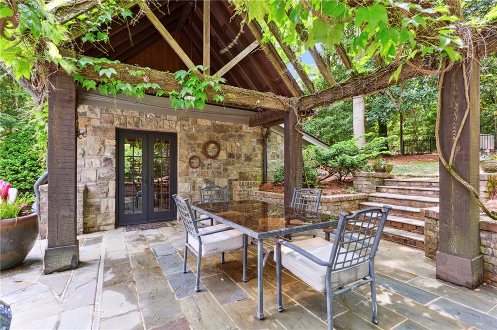 1193 Bellaire Drive NE