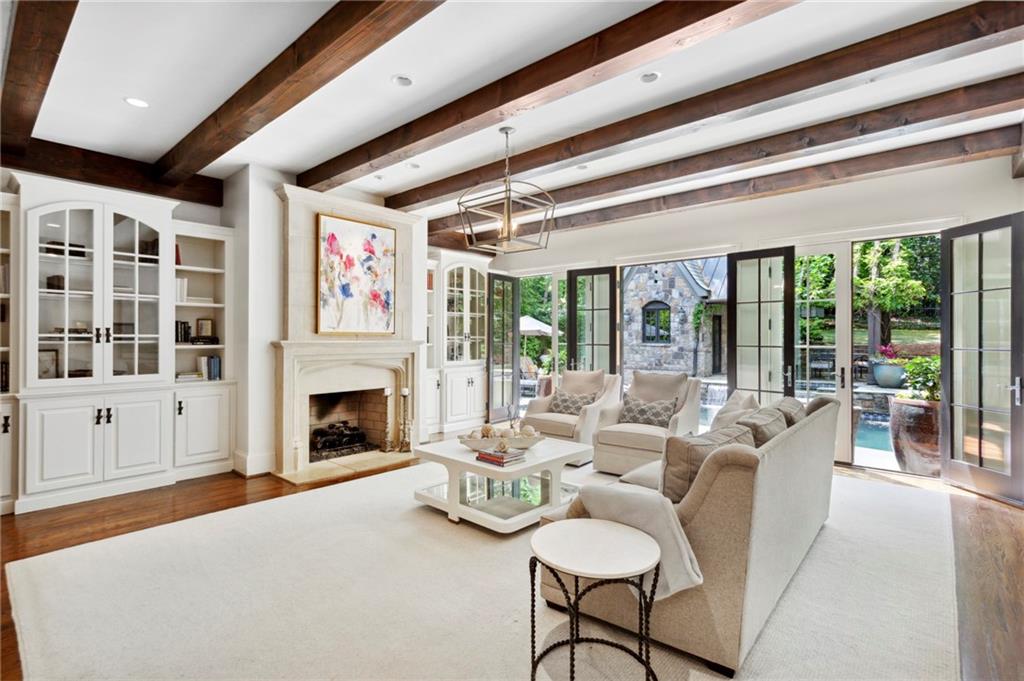 1193 Bellaire Drive NE