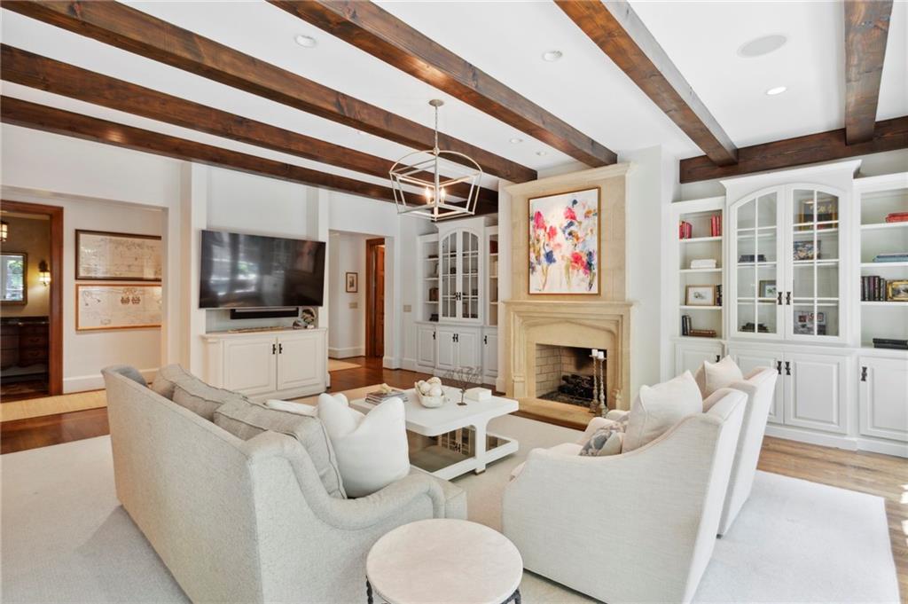 1193 Bellaire Drive NE