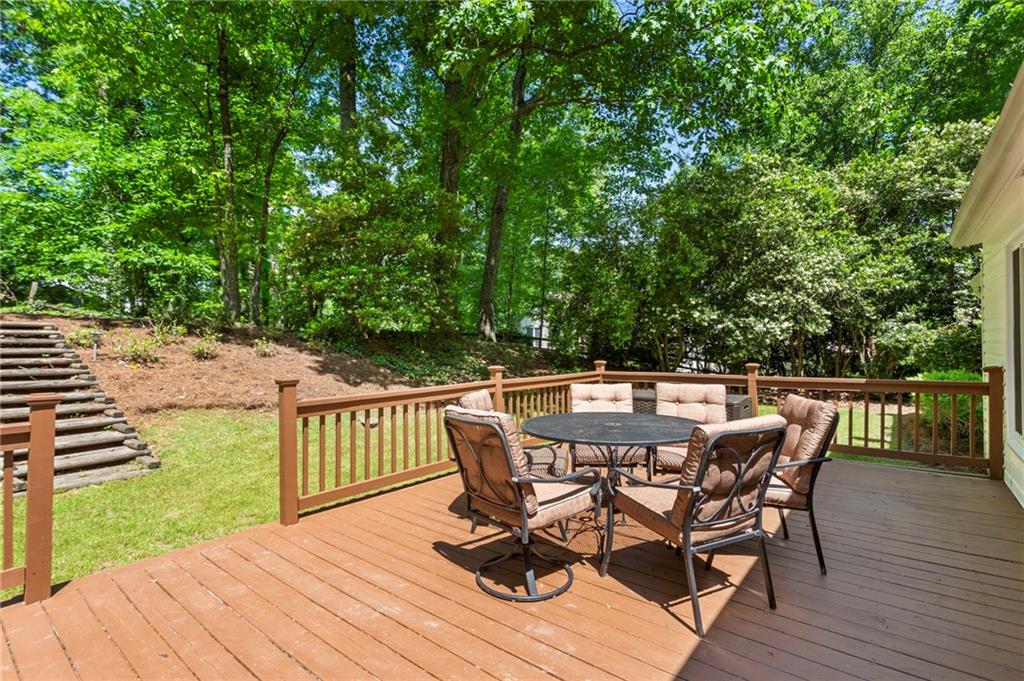 392 Huntsman Way SE