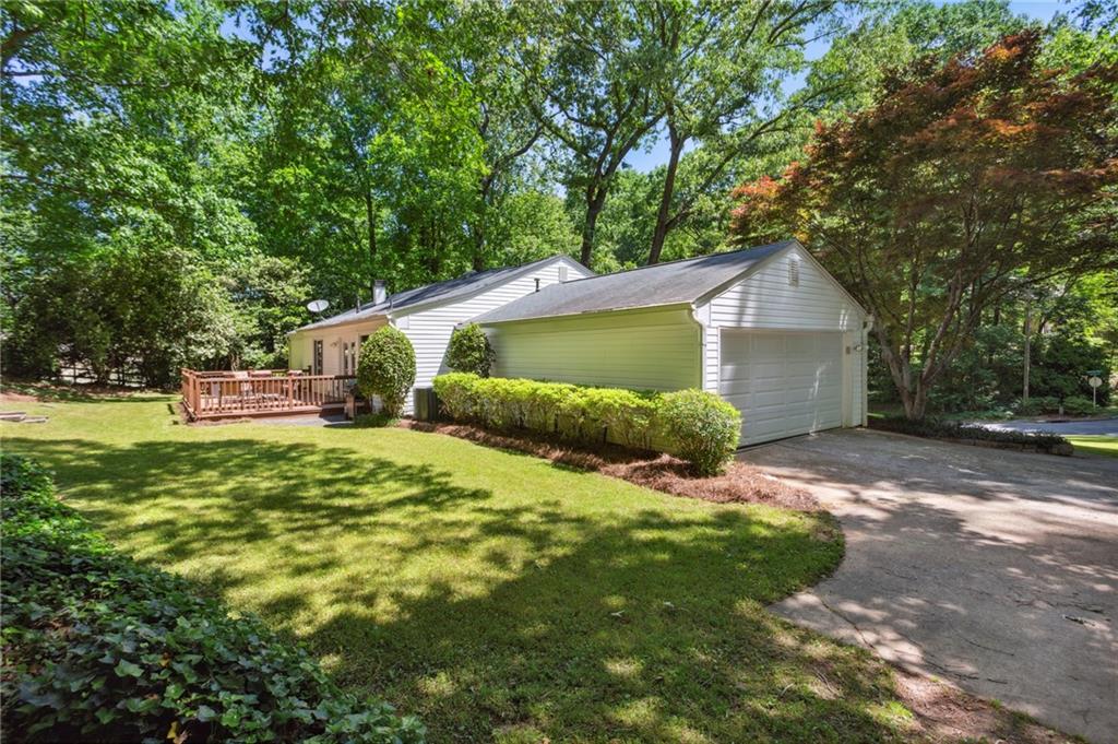392 Huntsman Way SE