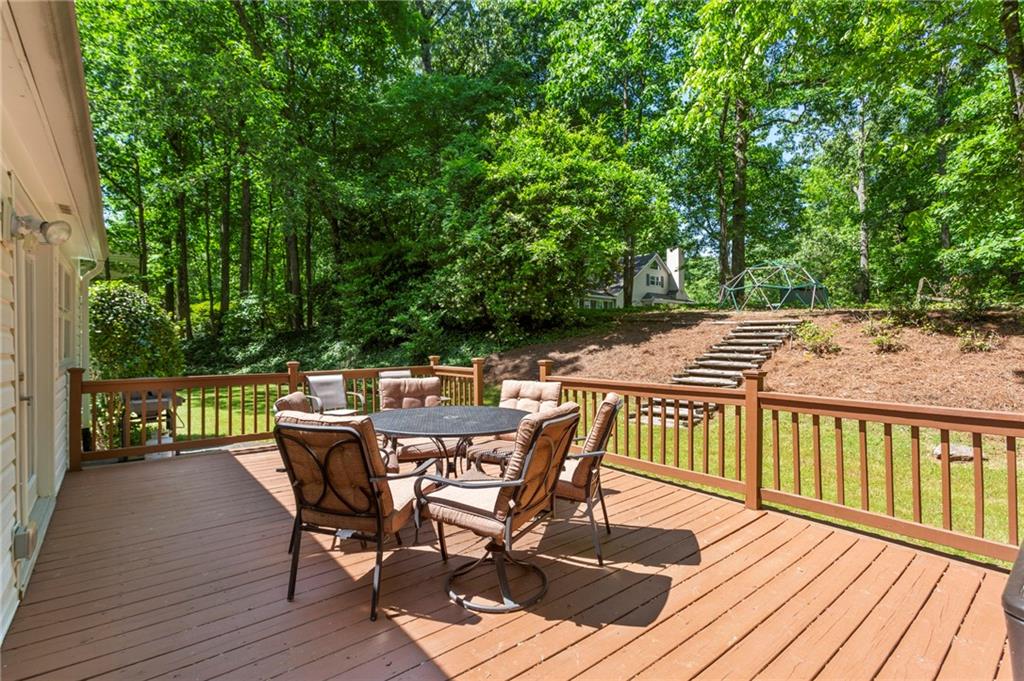 392 Huntsman Way SE