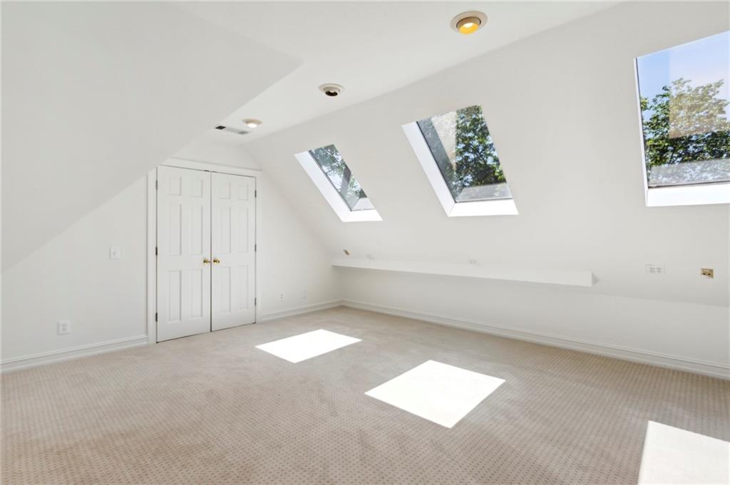 7 Westminster Close Drive NW